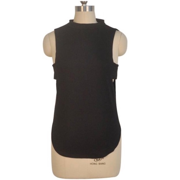 SOLD OUT🖤Bandage Halter Tank Top - Picture 3 of 6